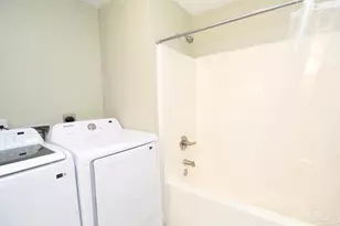 1007 W Hatton St, Pensacola, FL 32501 - Photo 9