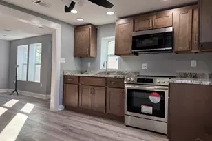 2417 V St, Pensacola, FL 32505 - Photo 9