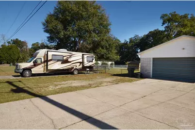 7310 W Jackson St, Pensacola, FL 32506 - Photo 5
