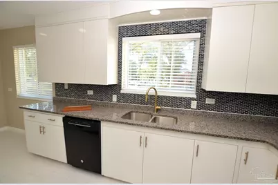 7310 W Jackson St, Pensacola, FL 32506 - Photo 13