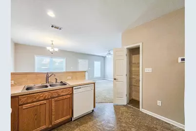 3210 Seabrook St, Pensacola, FL 32505 - Photo 9