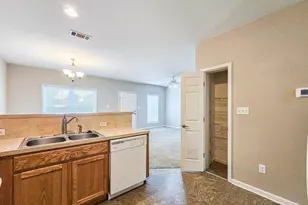 3210 Seabrook St, Pensacola, FL 32505 - Photo 9