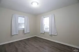 118 Shirley Dr, Gulf Breeze, FL 32561 - Photo 3