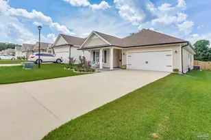 225 Camellia Dr, Cantonment, FL 32533 - Photo 3