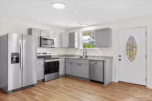 8821 Camshire Cir, Pensacola, FL 32507 - Photo 3