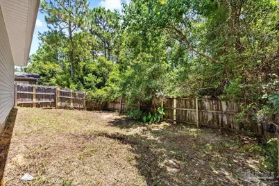 8821 Camshire Cir, Pensacola, FL 32507 - Photo 17
