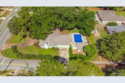 420 Fairpoint Dr, Gulf Breeze, FL 32561 - Photo 1
