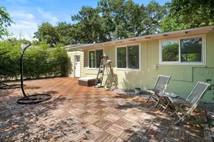 420 Fairpoint Dr, Gulf Breeze, FL 32561 - Photo 53