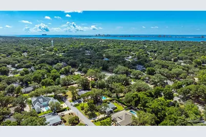 420 Fairpoint Dr, Gulf Breeze, FL 32561 - Photo 55