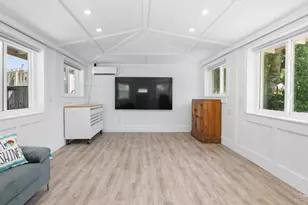 420 Fairpoint Dr, Gulf Breeze, FL 32561 - Photo 49