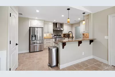 420 Fairpoint Dr, Gulf Breeze, FL 32561 - Photo 17