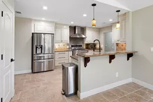 420 Fairpoint Dr, Gulf Breeze, FL 32561 - Photo 17