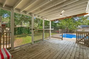 420 Fairpoint Dr, Gulf Breeze, FL 32561 - Photo 45