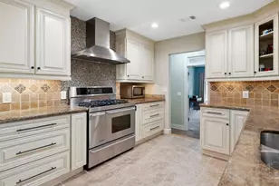 420 Fairpoint Dr, Gulf Breeze, FL 32561 - Photo 15