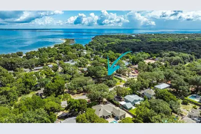 420 Fairpoint Dr, Gulf Breeze, FL 32561 - Photo 57