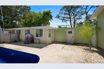 420 Fairpoint Dr, Gulf Breeze, FL 32561 - Photo 49