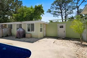 420 Fairpoint Dr, Gulf Breeze, FL 32561 - Photo 49