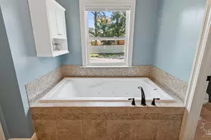 420 Fairpoint Dr, Gulf Breeze, FL 32561 - Photo 25