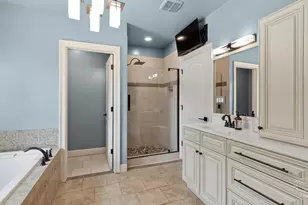 420 Fairpoint Dr, Gulf Breeze, FL 32561 - Photo 23