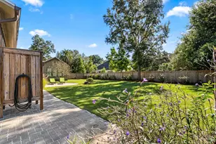 2369 W Bayshore Rd, Gulf Breeze, FL 32563 - Photo 19