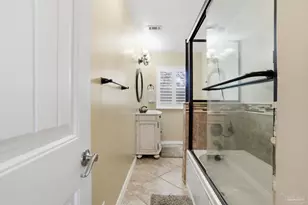 2 Highpoint Dr, Gulf Breeze, FL 32561 - Photo 21