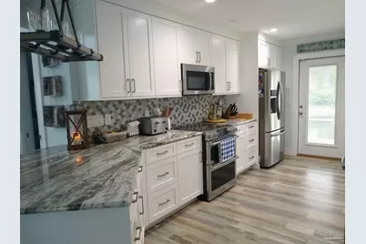 4698 Isles Dr, Pensacola, FL 32507 - Photo 5