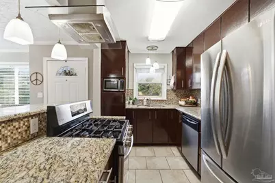 3215 Bayou Dr, Pensacola, FL 32505 - Photo 9