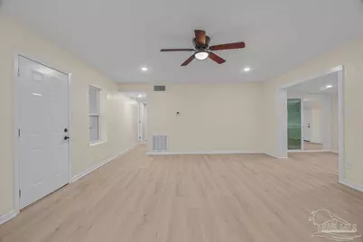 20 Huntington Dr, Pensacola, FL 32506 - Photo 11