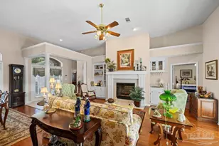 2537 Meek St, Gulf Breeze, FL 32563 - Photo 23