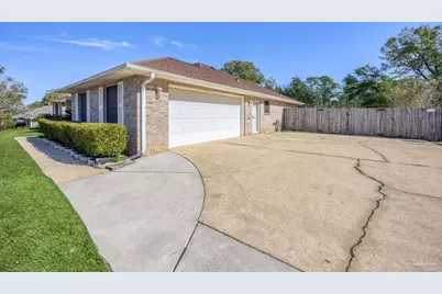 3002 Ashbury Ln, Cantonment, FL 32533 - Photo 5