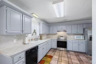 404 Shorewood Cir, Pensacola, FL 32507 - Photo 5