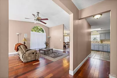 404 Shorewood Cir, Pensacola, FL 32507 - Photo 3