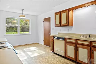 7889 Chesterfield Rd, Pensacola, FL 32506 - Photo 7