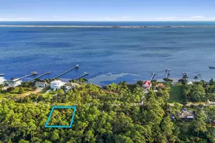 5506 Soundside Dr, Gulf Breeze, FL 32563 - Photo 1