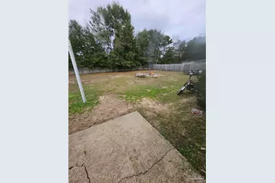 3661 Burton Cir, Navarre, FL 32566 - Photo 9