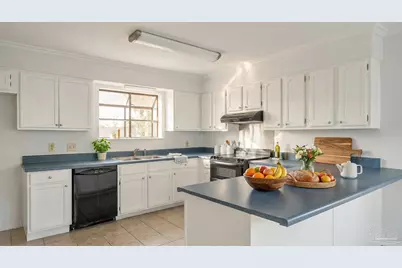 3220 Quietwater Ln, Gulf Breeze, FL 32563 - Photo 23