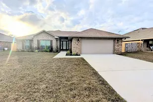 5693 Old Stone Blvd, Milton, FL 32570 - Photo 1