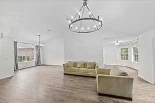 3905 Deerwood Cir, Pace, FL 32571 - Photo 9