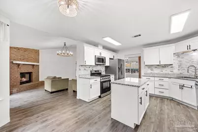 3905 Deerwood Cir, Pace, FL 32571 - Photo 9