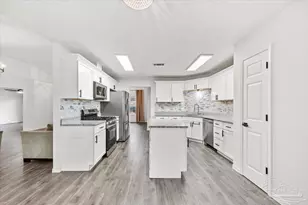 3905 Deerwood Cir, Pace, FL 32571 - Photo 11