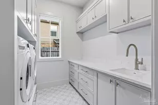 803 Bayshore Dr, Pensacola, FL 32507 - Photo 47