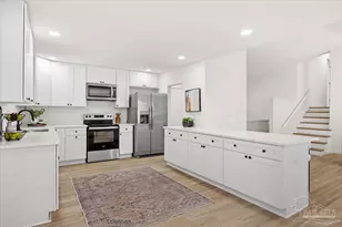 2828 Mandeville Ln, Pensacola, FL 32526 - Photo 11