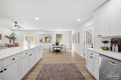 2828 Mandeville Ln, Pensacola, FL 32526 - Photo 9