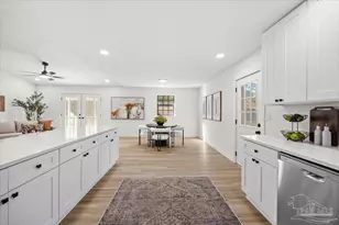 2828 Mandeville Ln, Pensacola, FL 32526 - Photo 9