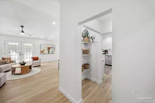 2828 Mandeville Ln, Pensacola, FL 32526 - Photo 7