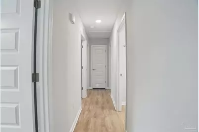 1002 W Yonge St, Pensacola, FL 32501 - Photo 7