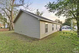 1002 W Yonge St, Pensacola, FL 32501 - Photo 17