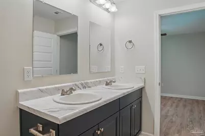 1002 W Yonge St, Pensacola, FL 32501 - Photo 11