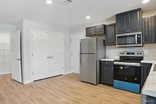 1002 W Yonge St, Pensacola, FL 32501 - Photo 7