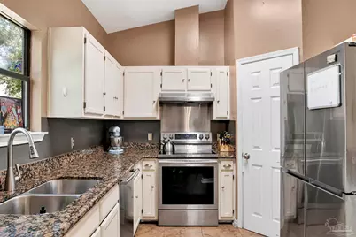2718 Summertree Ln, Gulf Breeze, FL 32563 - Photo 7